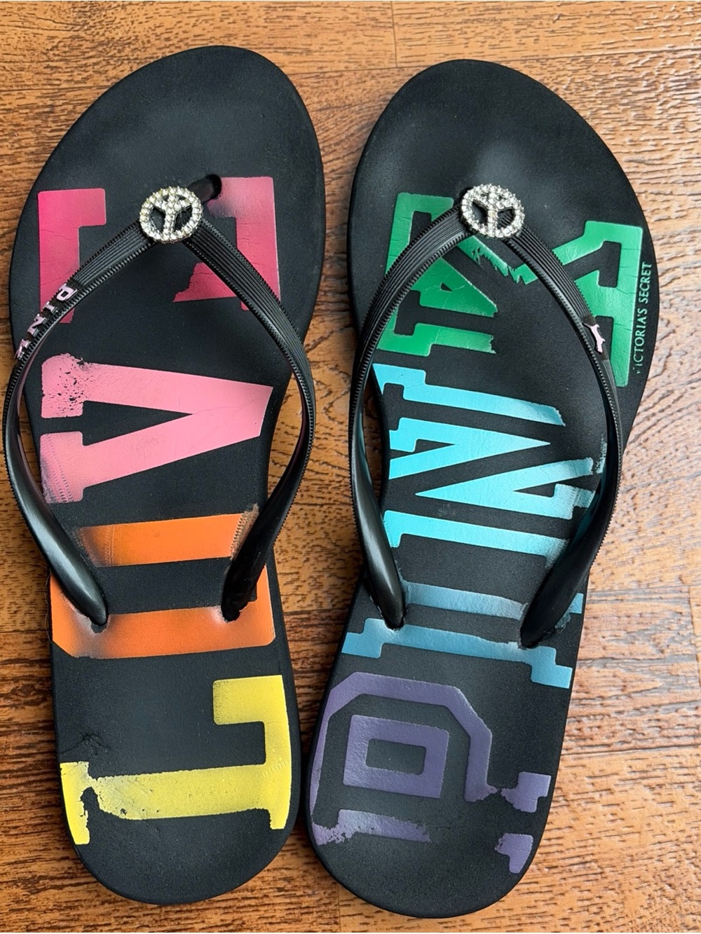 Victoria's Secret Black Multicolor Logo Flip Flops rhinestone peace sign medium
